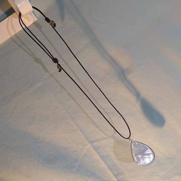 mother of pearl * pearlescent choker/necklace on leather * adjustable - Picture 11 of 12